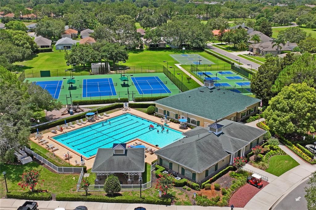 Под контрактом: $440,000 (4 спален, 3 ванн, 2468 Квадратных фут)