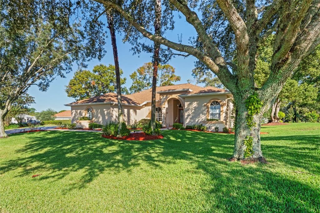 Под контрактом: $440,000 (4 спален, 3 ванн, 2468 Квадратных фут)