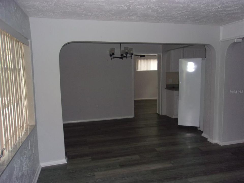 For Rent: $2,000 (2 beds, 1 baths, 1464 Square Feet)