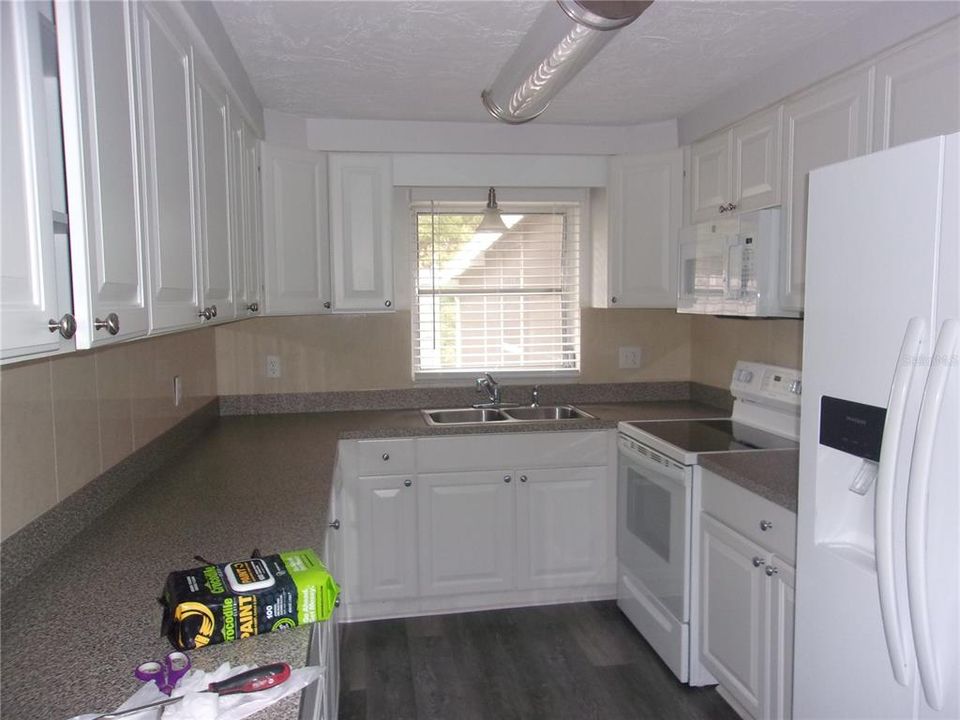 For Rent: $2,000 (2 beds, 1 baths, 1464 Square Feet)