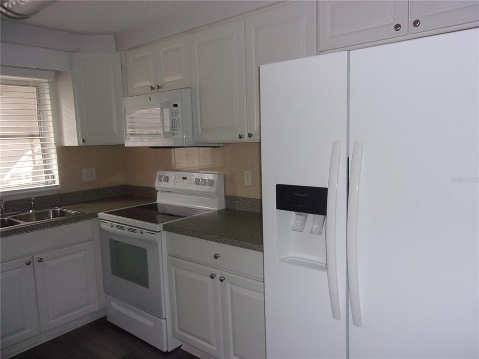 For Rent: $2,000 (2 beds, 1 baths, 1464 Square Feet)