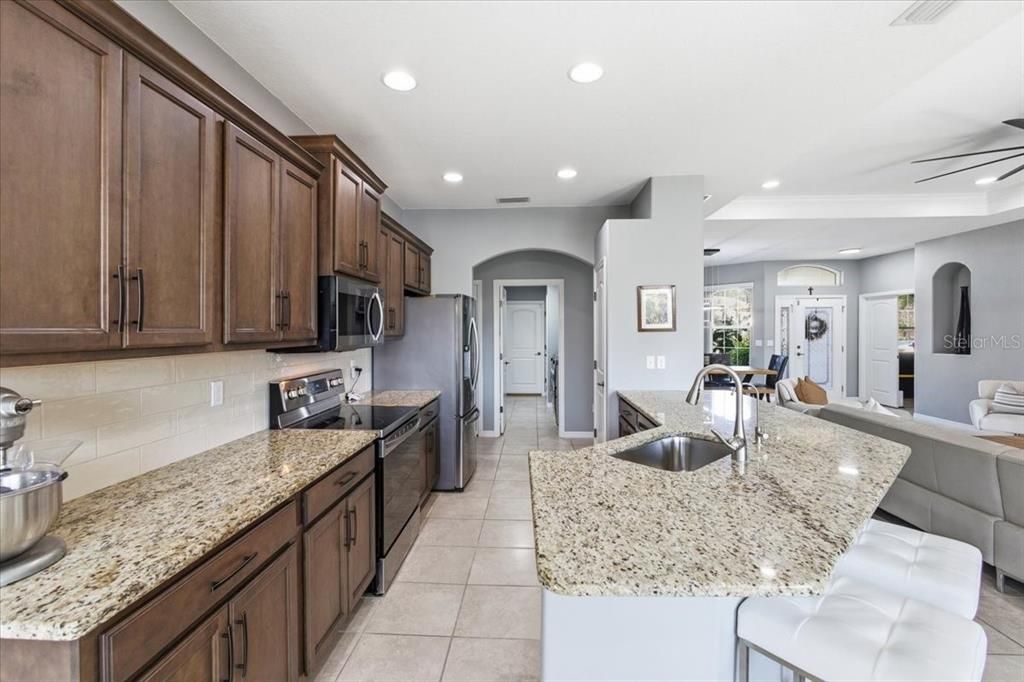 For Sale: $600,000 (3 beds, 2 baths, 1845 Square Feet)