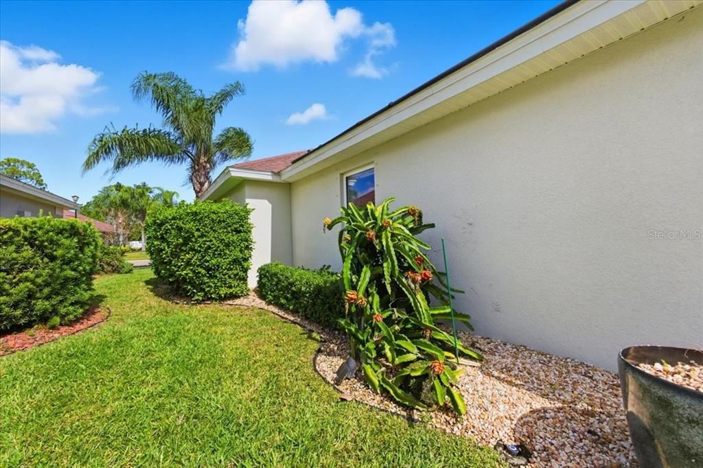 For Sale: $600,000 (3 beds, 2 baths, 1845 Square Feet)