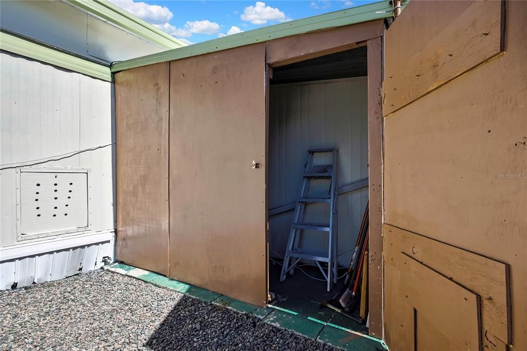 Под контрактом: $79,900 (2 спален, 1 ванн, 920 Квадратных фут)