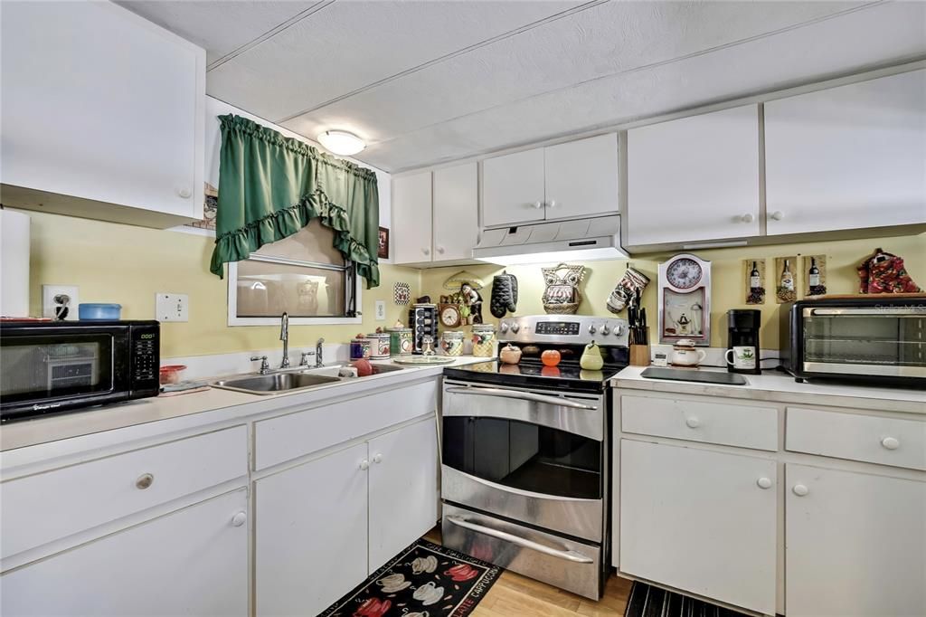 Под контрактом: $79,900 (2 спален, 1 ванн, 920 Квадратных фут)