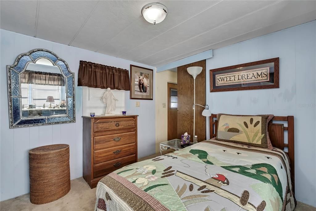 Под контрактом: $79,900 (2 спален, 1 ванн, 920 Квадратных фут)