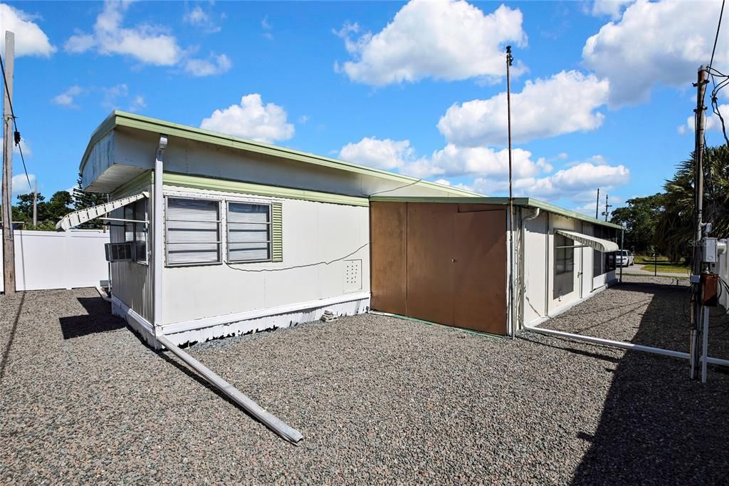 Под контрактом: $79,900 (2 спален, 1 ванн, 920 Квадратных фут)