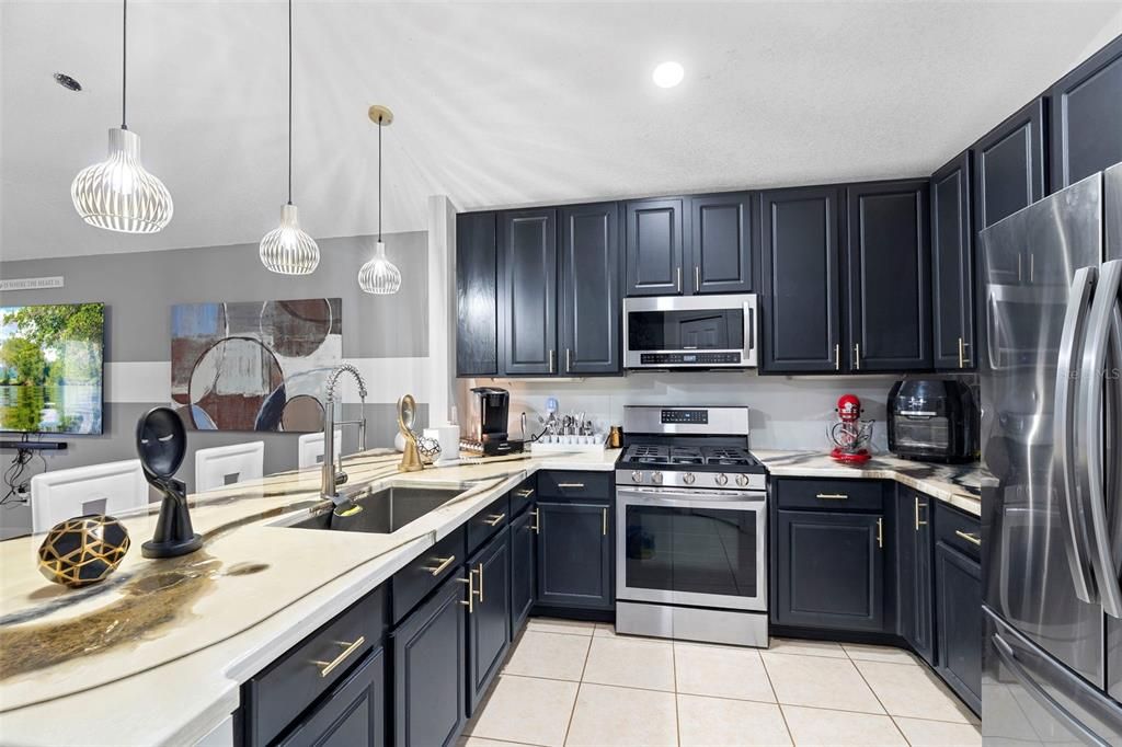 待售: $325,000 (3 贝兹, 2 浴室, 1213 平方英尺)