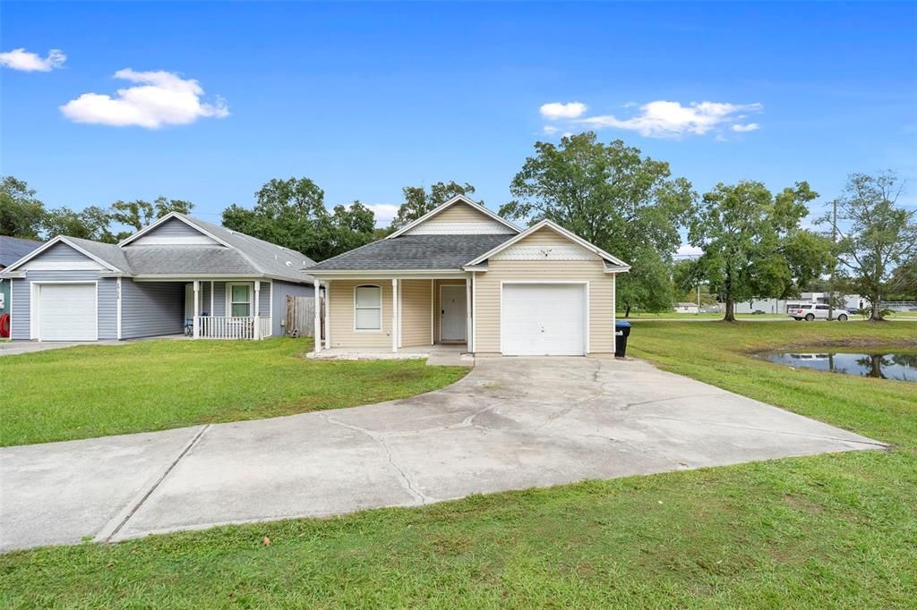 待售: $325,000 (3 贝兹, 2 浴室, 1213 平方英尺)