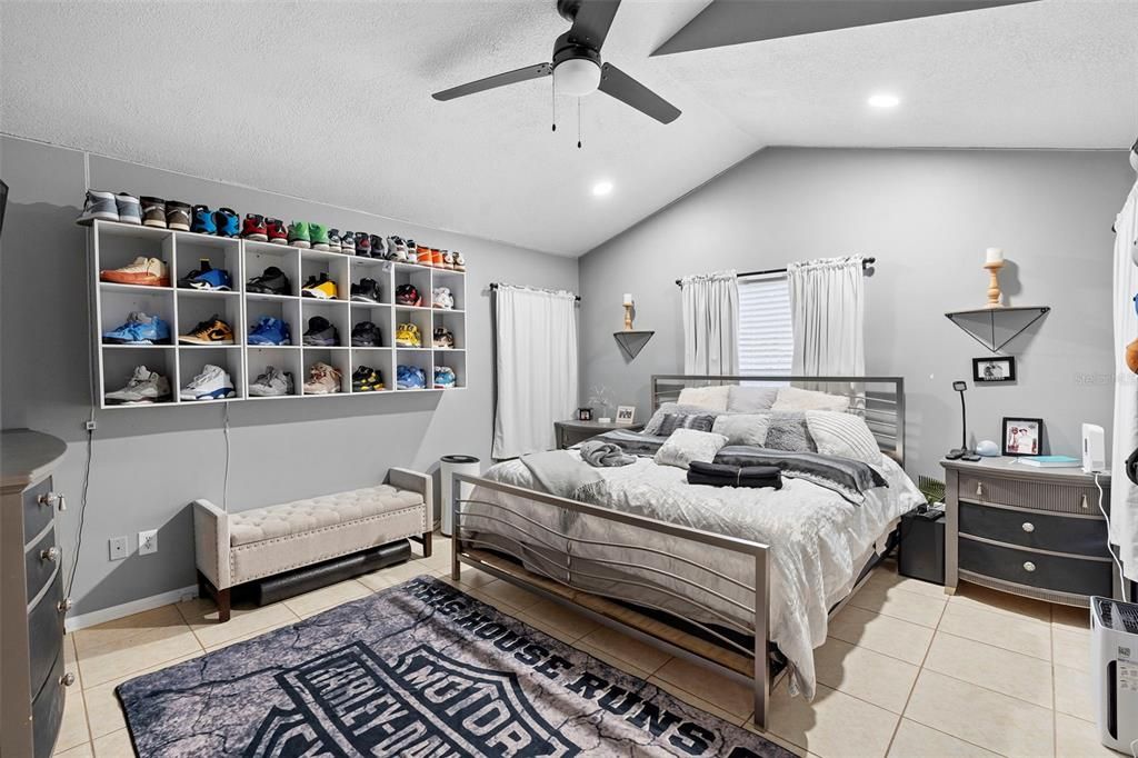 待售: $325,000 (3 贝兹, 2 浴室, 1213 平方英尺)