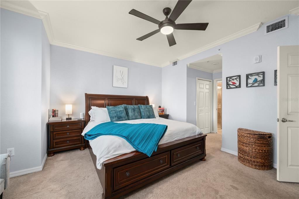 For Sale: $425,000 (2 beds, 2 baths, 1330 Square Feet)