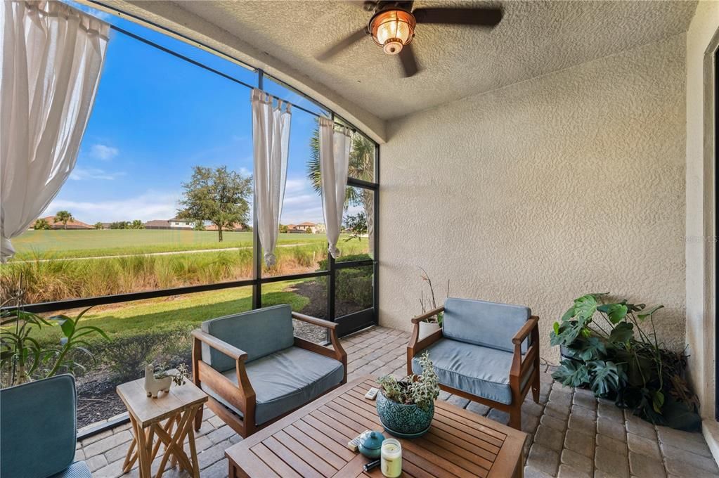 For Sale: $425,000 (2 beds, 2 baths, 1330 Square Feet)