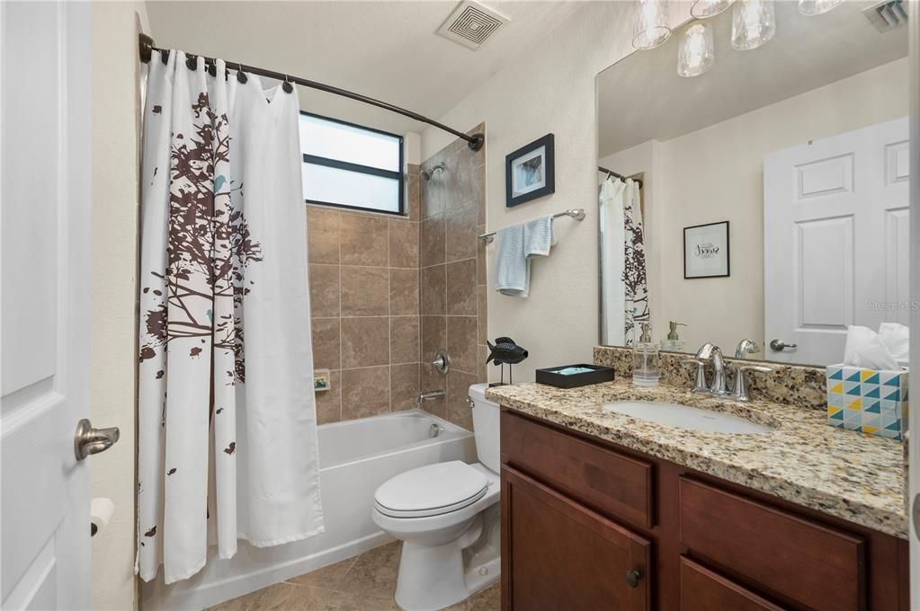 For Sale: $425,000 (2 beds, 2 baths, 1330 Square Feet)