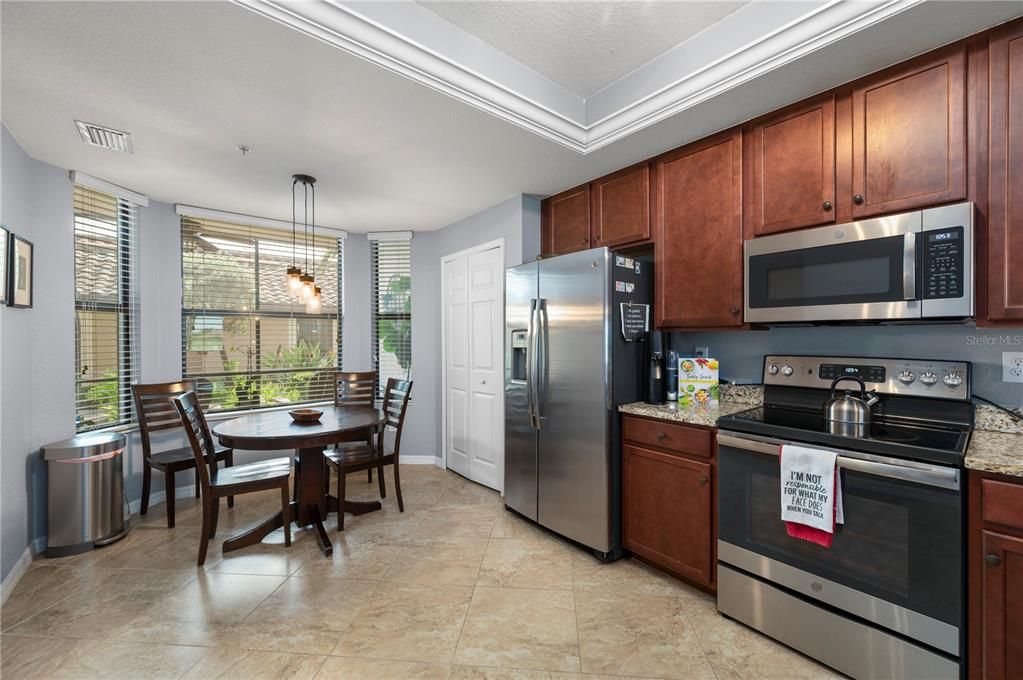 For Sale: $425,000 (2 beds, 2 baths, 1330 Square Feet)