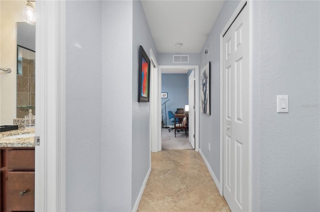 For Sale: $425,000 (2 beds, 2 baths, 1330 Square Feet)