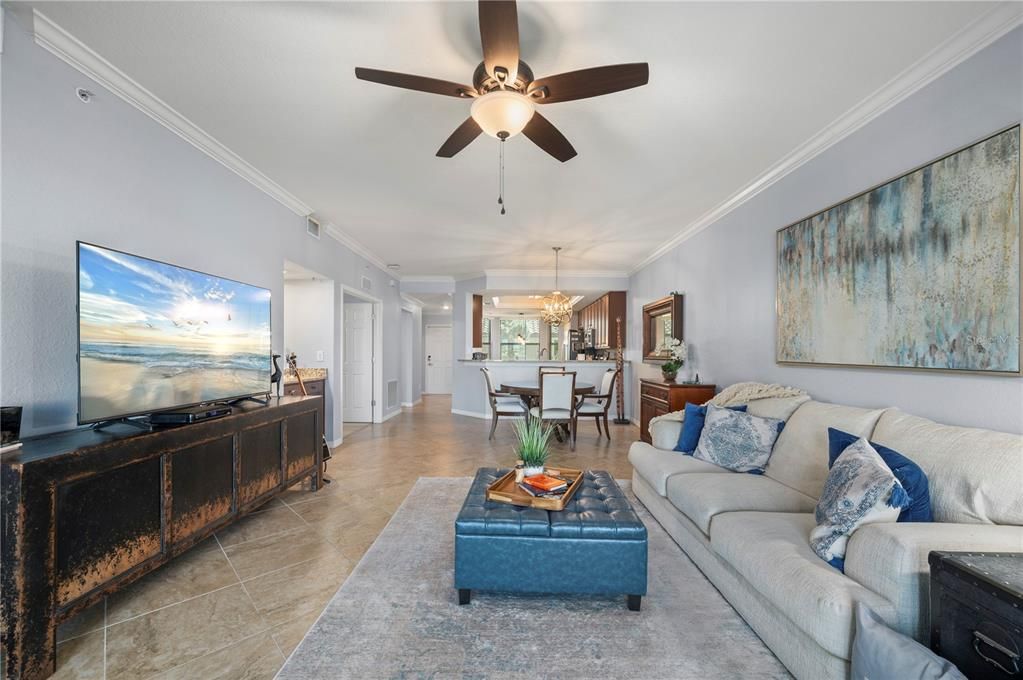 For Sale: $425,000 (2 beds, 2 baths, 1330 Square Feet)