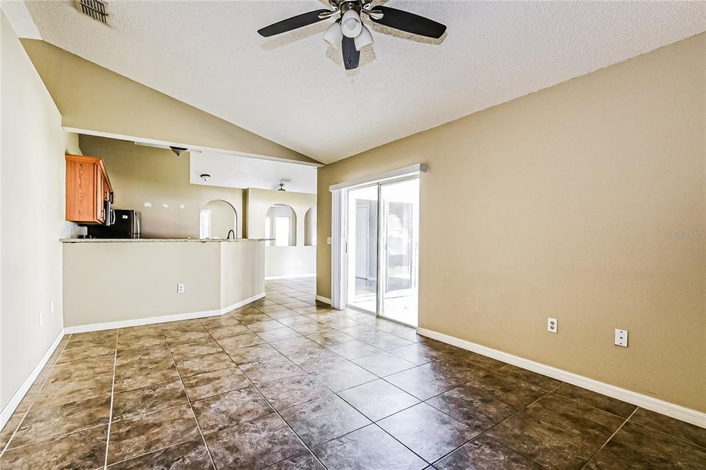 For Rent: $1,895 (4 beds, 2 baths, 1730 Square Feet)