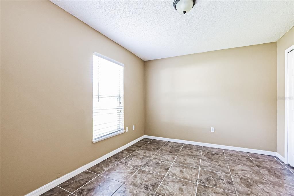 For Rent: $1,895 (4 beds, 2 baths, 1730 Square Feet)