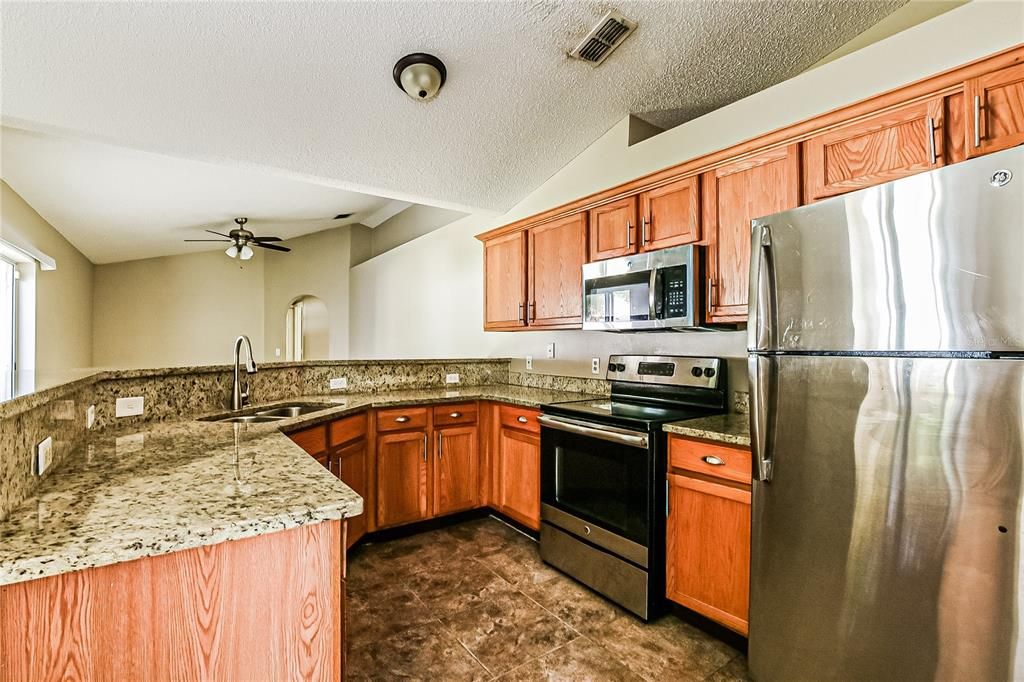 For Rent: $1,895 (4 beds, 2 baths, 1730 Square Feet)