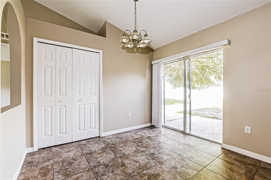 For Rent: $1,895 (4 beds, 2 baths, 1730 Square Feet)