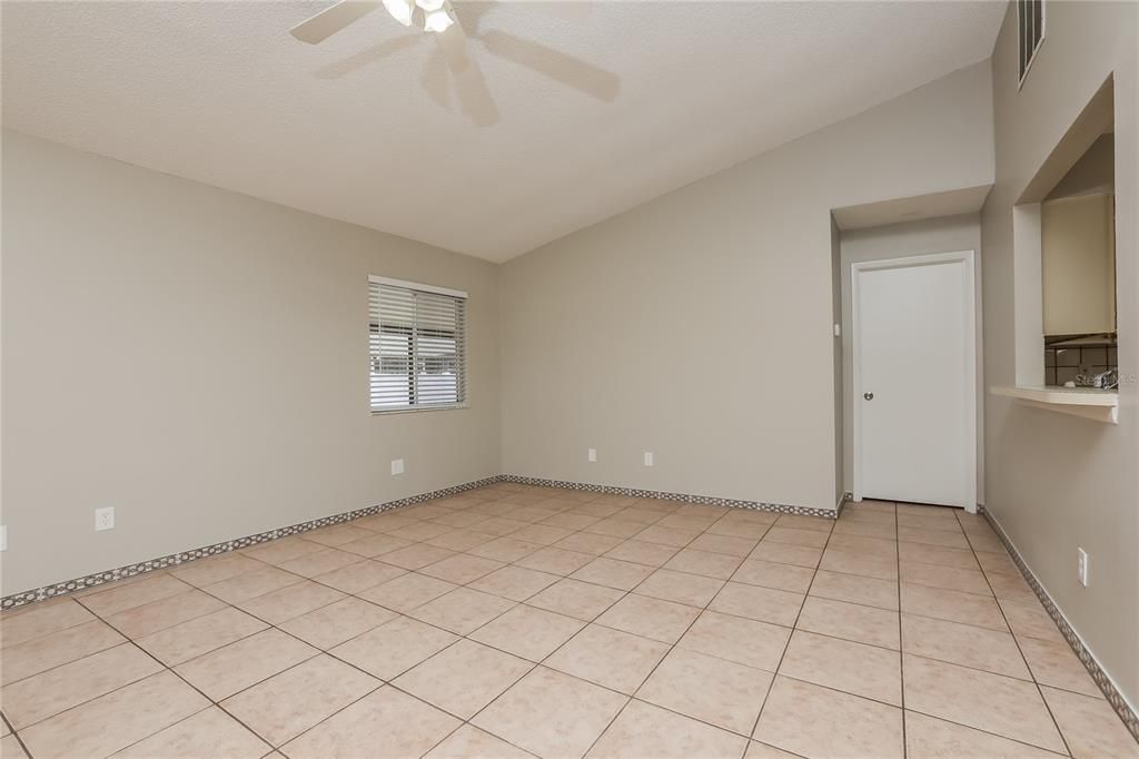 For Rent: $2,270 (3 beds, 2 baths, 1371 Square Feet)