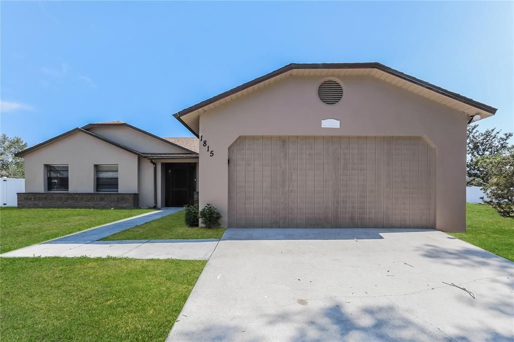 For Rent: $2,270 (3 beds, 2 baths, 1371 Square Feet)