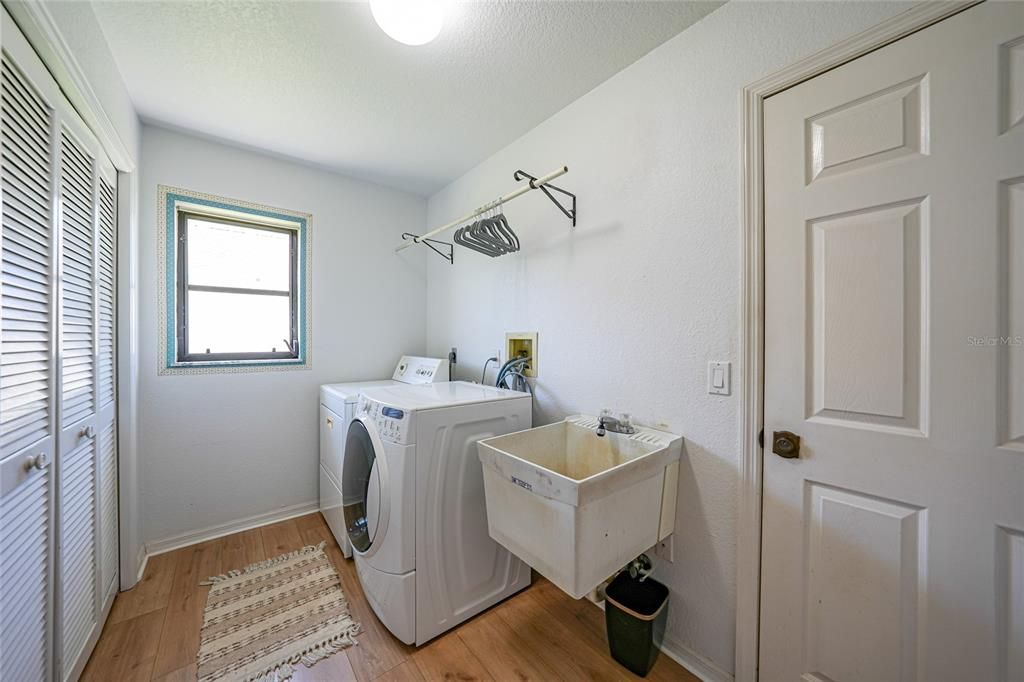 For Sale: $570,000 (3 beds, 2 baths, 2227 Square Feet)