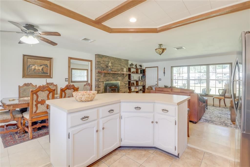 For Sale: $640,000 (3 beds, 2 baths, 1832 Square Feet)