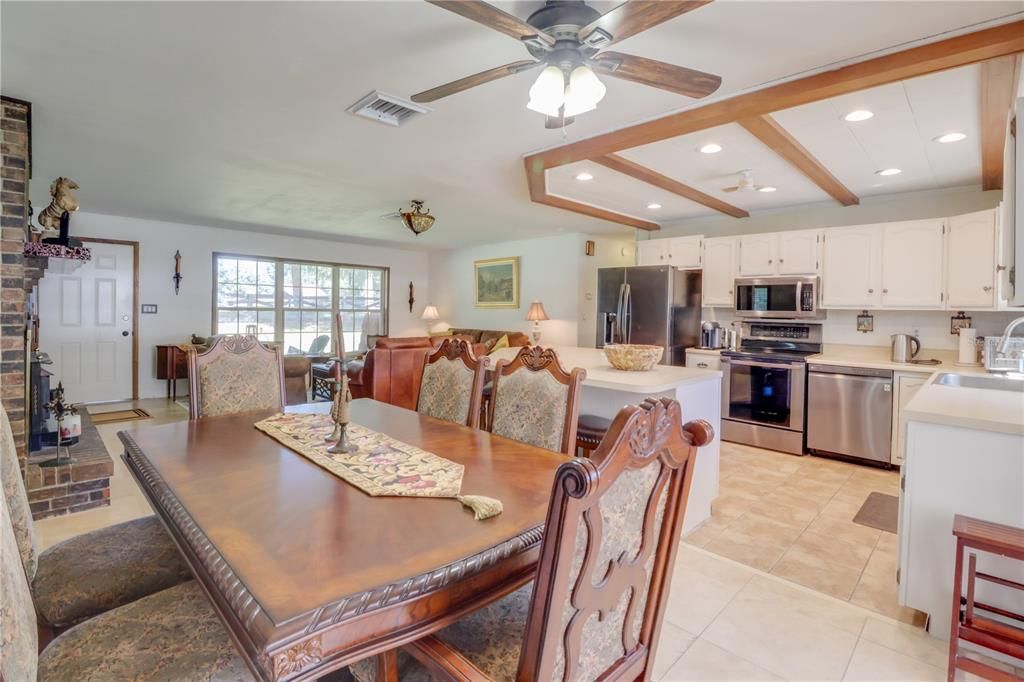 For Sale: $640,000 (3 beds, 2 baths, 1832 Square Feet)