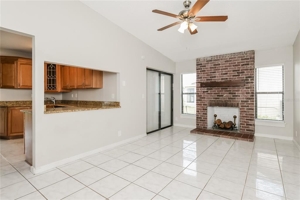 En Renta: $1,745 (4 camas, 2 baños, 1817 Pies cuadrados)