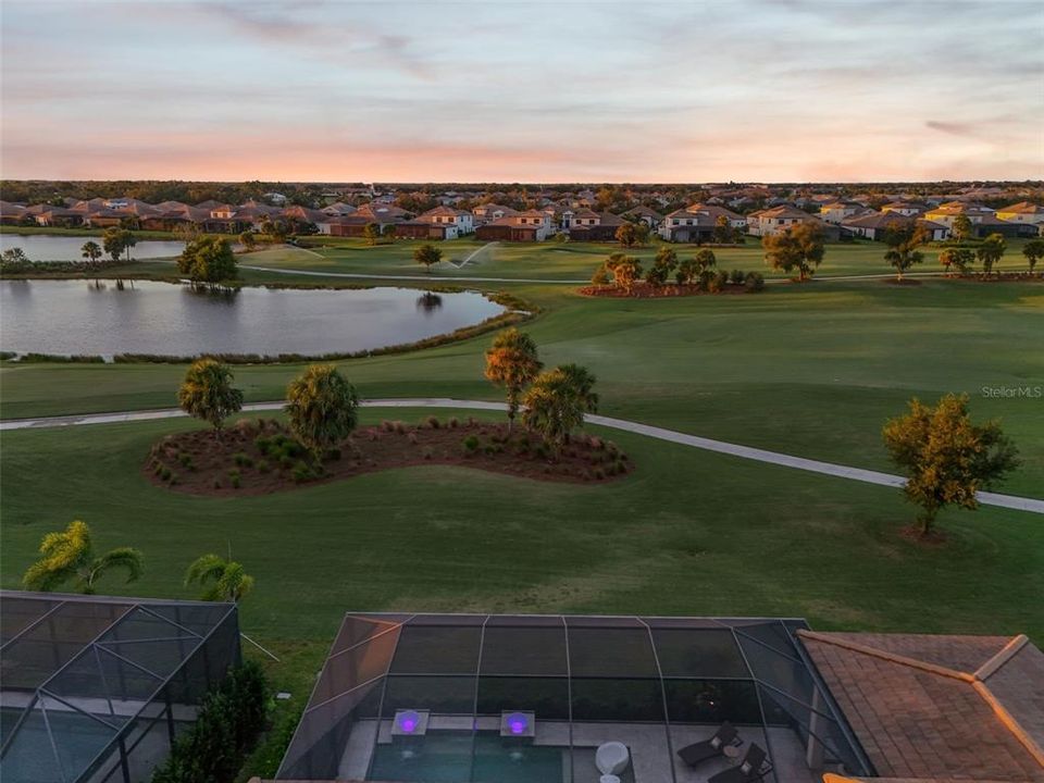 En Venta: $2,200,000 (4 camas, 4 baños, 4128 Pies cuadrados)