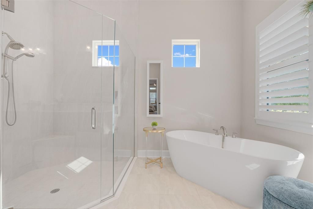 En Venta: $2,200,000 (4 camas, 4 baños, 4128 Pies cuadrados)