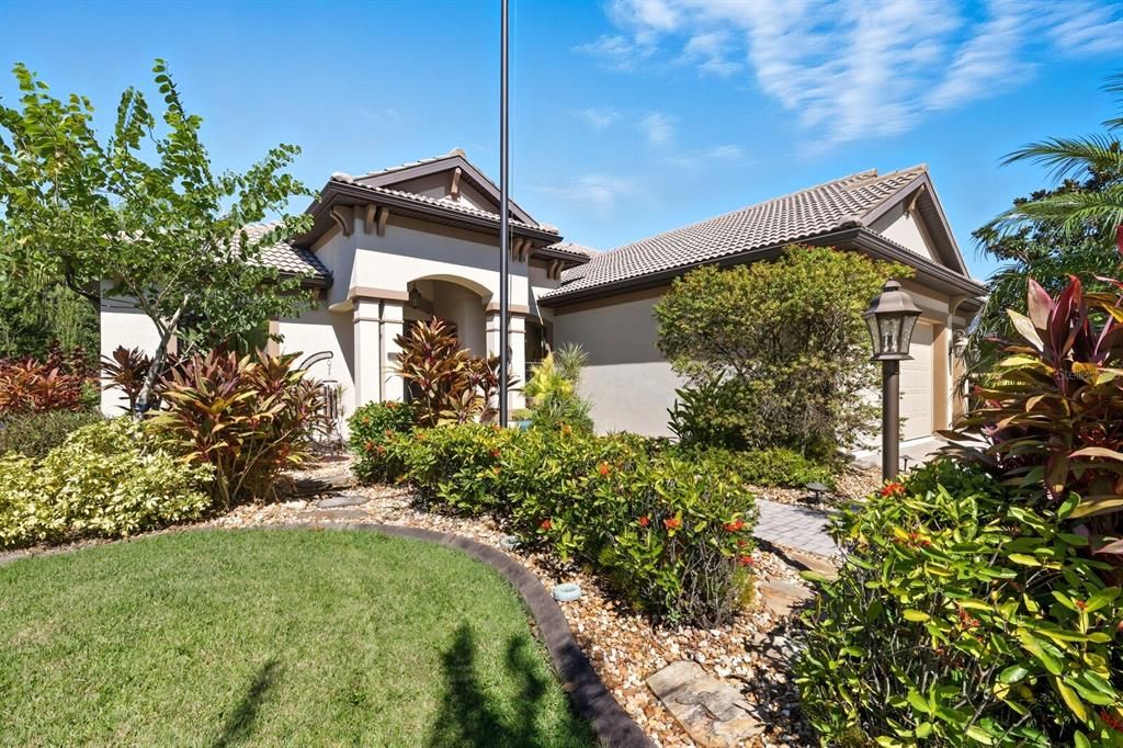 For Sale: $829,000 (4 beds, 4 baths, 3205 Square Feet)