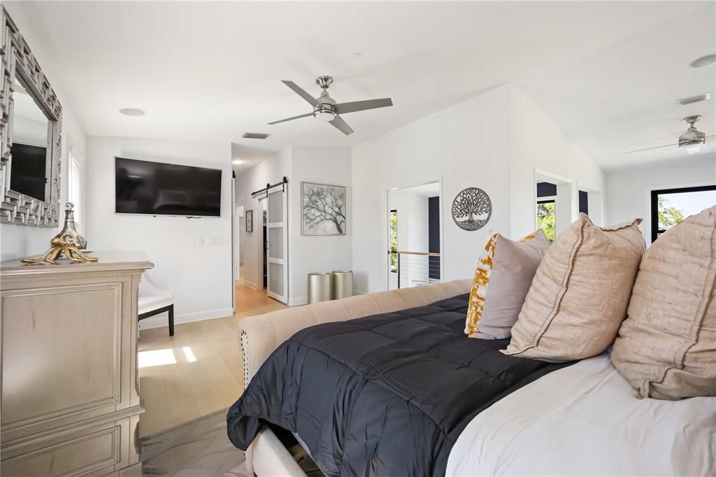 For Sale: $2,499,900 (4 beds, 3 baths, 2886 Square Feet)