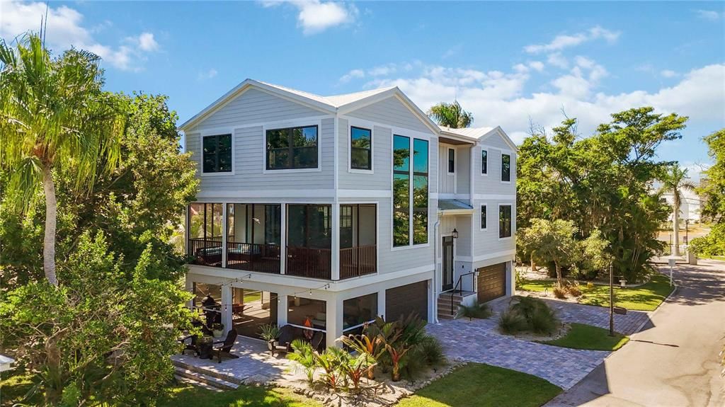 For Sale: $2,499,900 (4 beds, 3 baths, 2886 Square Feet)