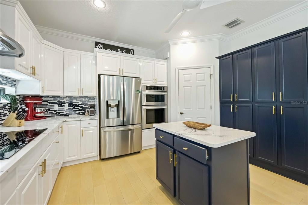 For Sale: $2,499,900 (4 beds, 3 baths, 2886 Square Feet)