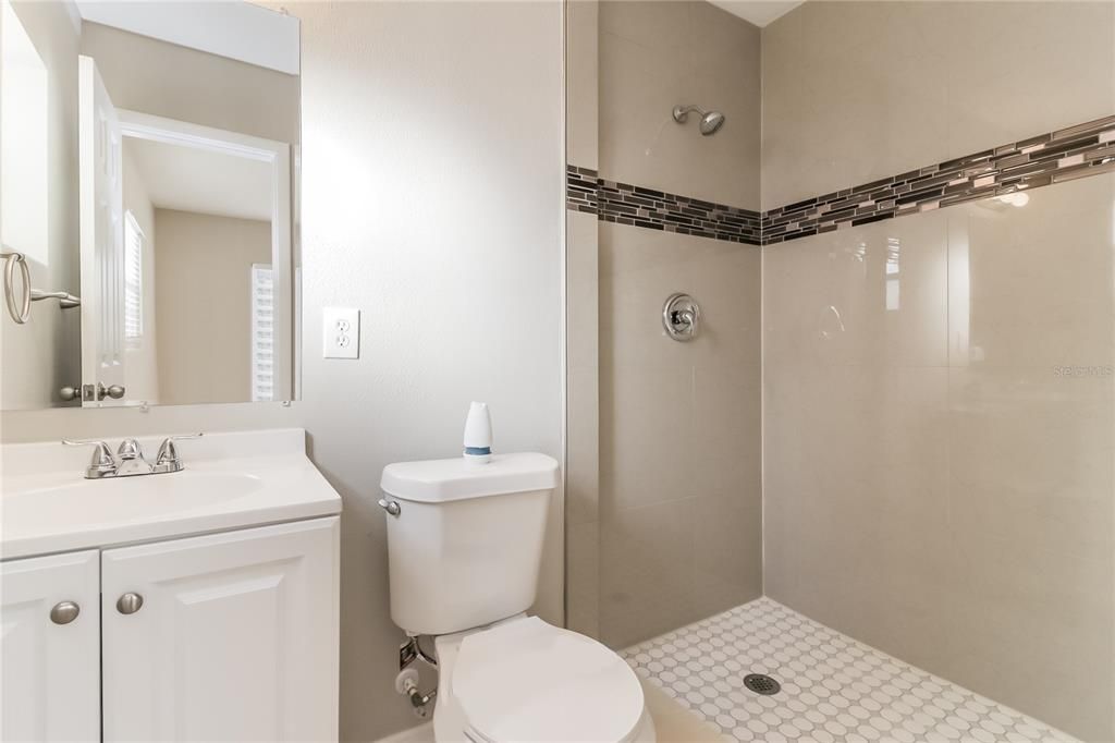 For Rent: $2,455 (4 beds, 2 baths, 2438 Square Feet)