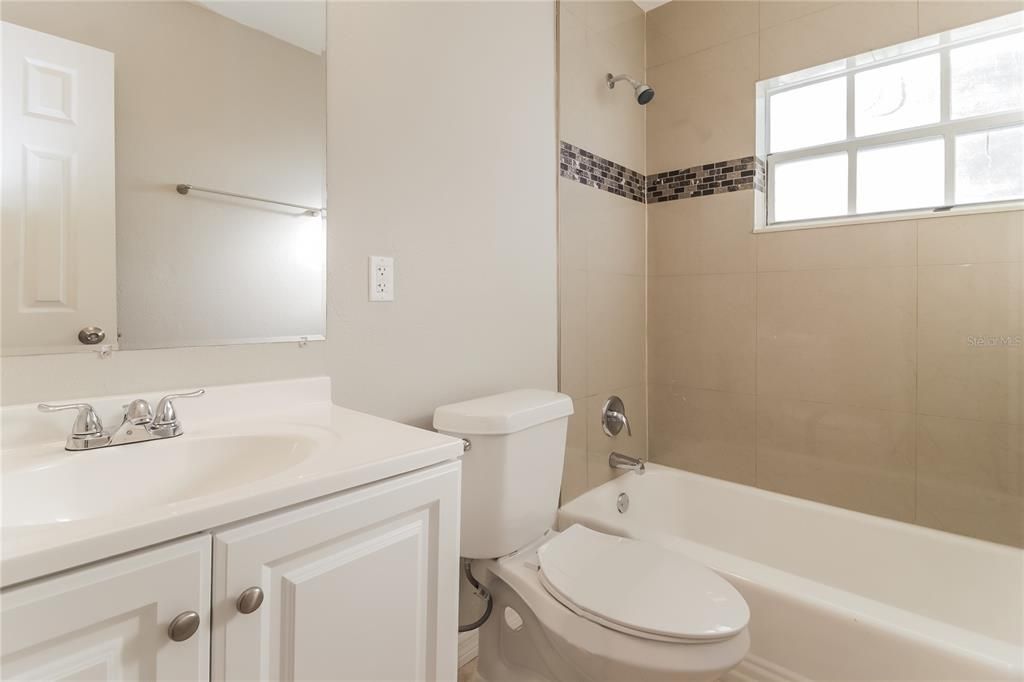 For Rent: $2,455 (4 beds, 2 baths, 2438 Square Feet)
