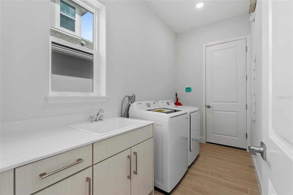 For Sale: $1,125,000 (4 beds, 3 baths, 3096 Square Feet)