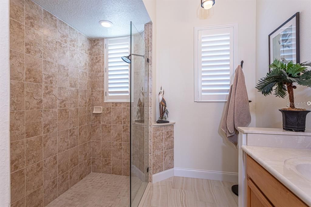 For Sale: $715,000 (3 beds, 3 baths, 2772 Square Feet)