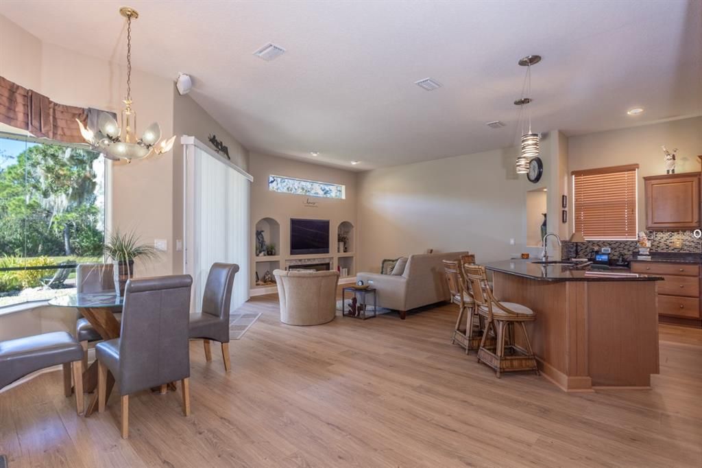 For Sale: $715,000 (3 beds, 3 baths, 2772 Square Feet)