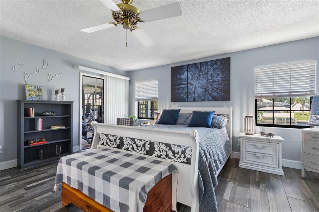 En Venta: $689,900 (3 camas, 2 baños, 2347 Pies cuadrados)