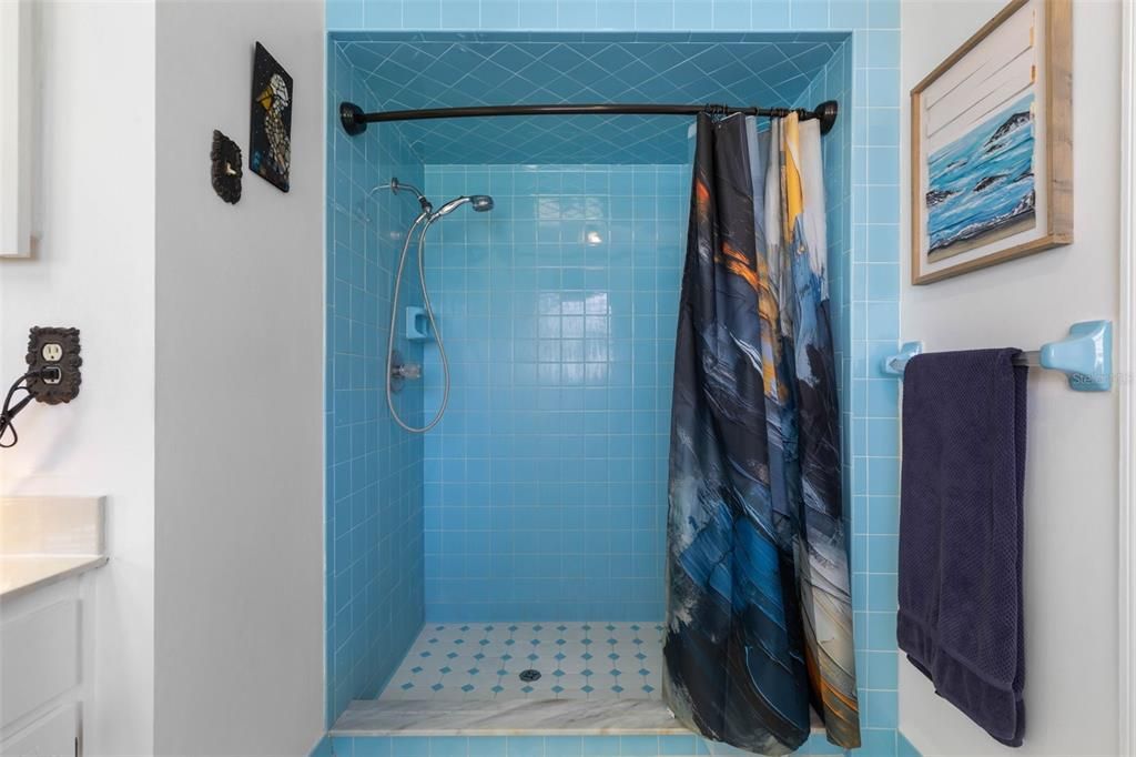 En Venta: $689,900 (3 camas, 2 baños, 2347 Pies cuadrados)