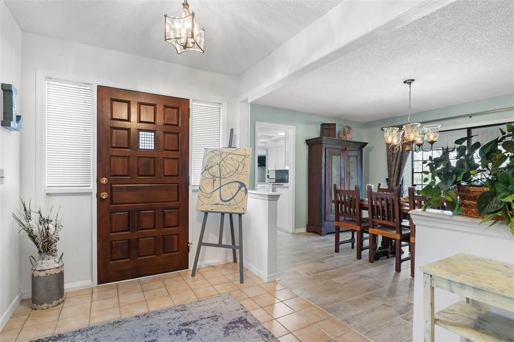 En Venta: $689,900 (3 camas, 2 baños, 2347 Pies cuadrados)