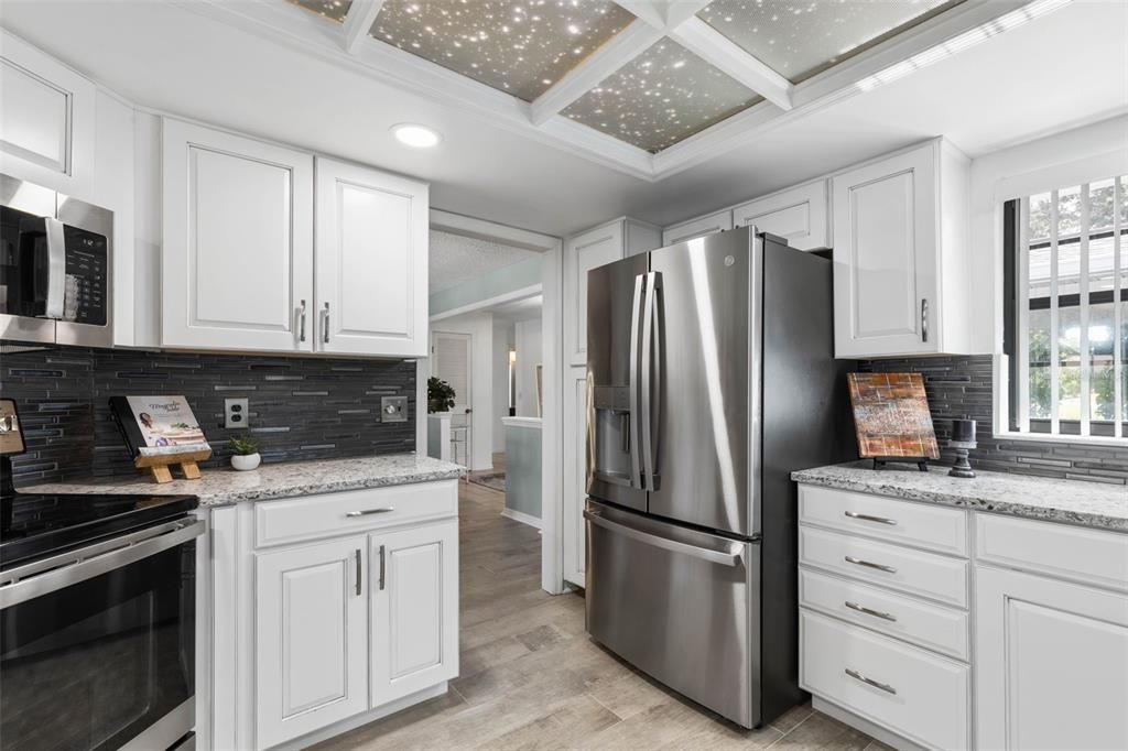 En Venta: $689,900 (3 camas, 2 baños, 2347 Pies cuadrados)