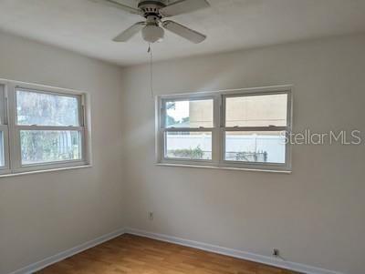 Active With Contract: $239,000 (2 beds, 1 baths, 952 Square Feet)