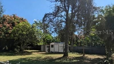 Active With Contract: $239,000 (2 beds, 1 baths, 952 Square Feet)