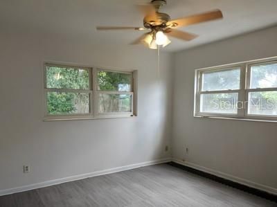 Active With Contract: $239,000 (2 beds, 1 baths, 952 Square Feet)