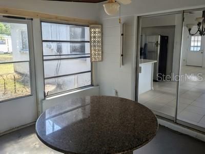 Active With Contract: $239,000 (2 beds, 1 baths, 952 Square Feet)