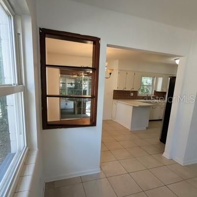 Active With Contract: $239,000 (2 beds, 1 baths, 952 Square Feet)